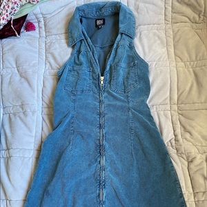 cute lil dress w collar! urban bdg